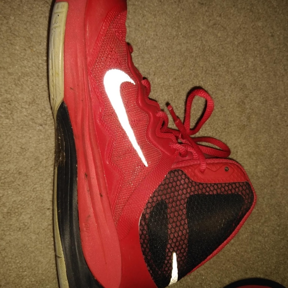 Nike boys shoes sz 6.5